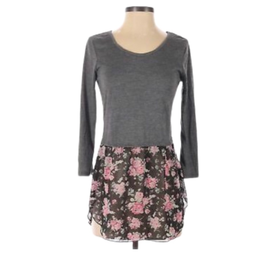 Ultra Flirt Women’s floral printed shirt Size small